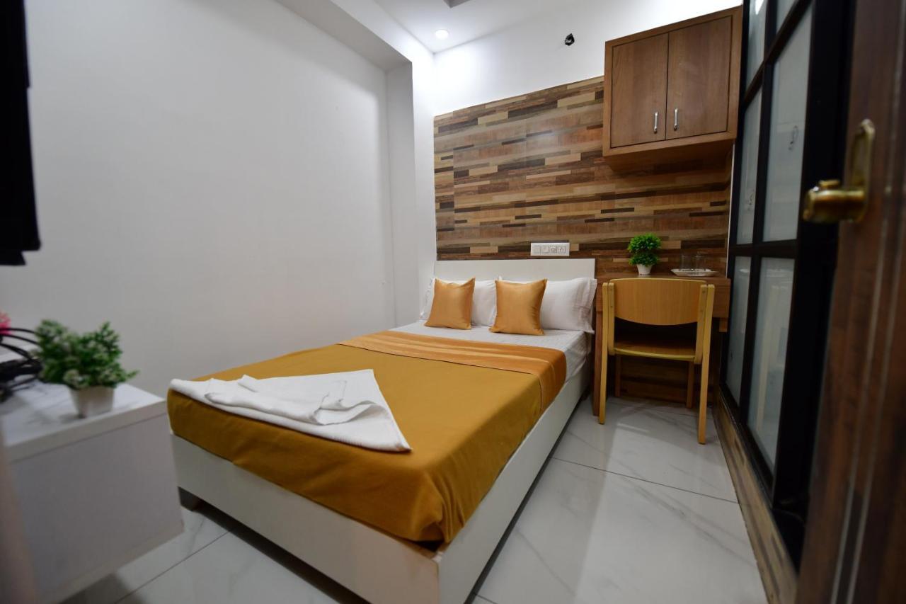 Hotel Surya Lodge Mysore Buitenkant foto